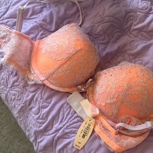 NWT Victoria’s Secret sparkly lace push-up bra